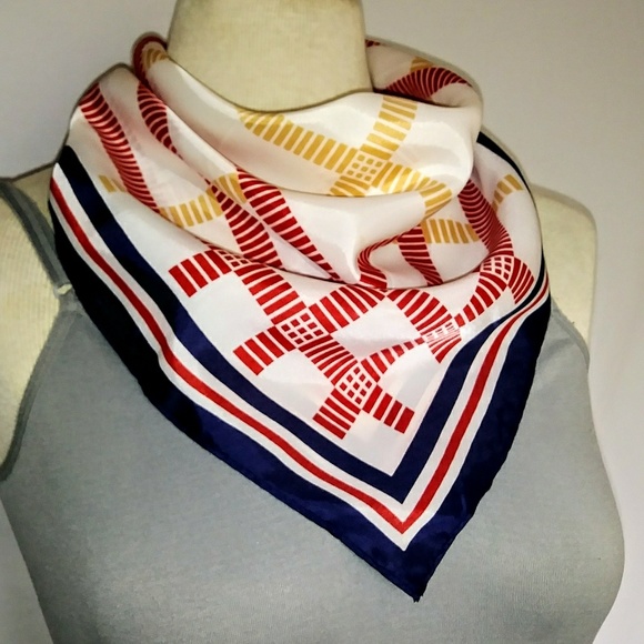 ❤️ Square Scarf #hundredsofscarves - Picture 6 of 6